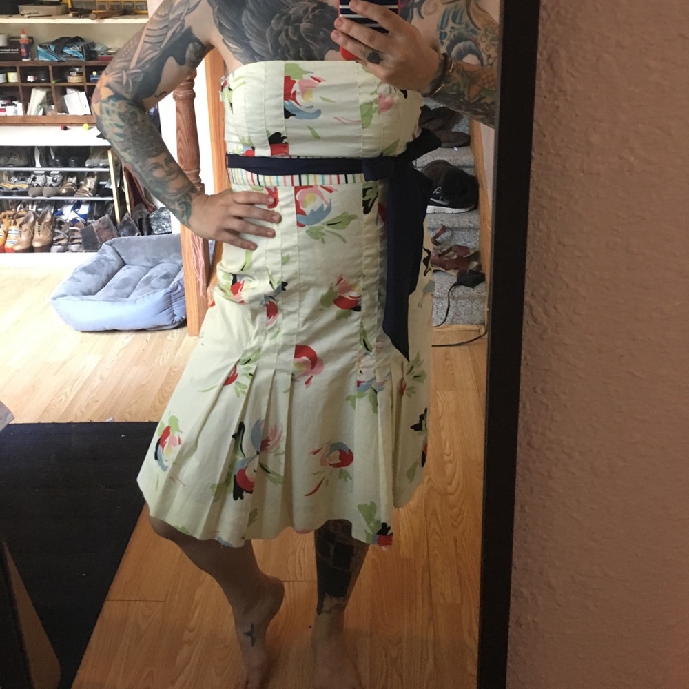 Anthropologie Maeve dress. Light yellow. Size 6